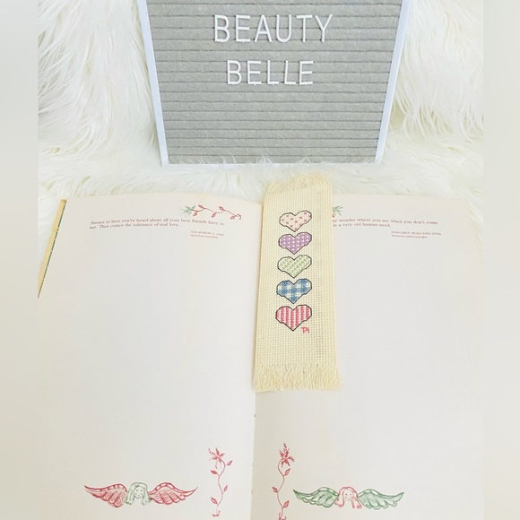 Cross stitch hearts bookmark - Picture 3 of 3